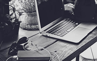 开云体育平台-LPL选手转会风波引发粉丝热议，lpl选手转会规则